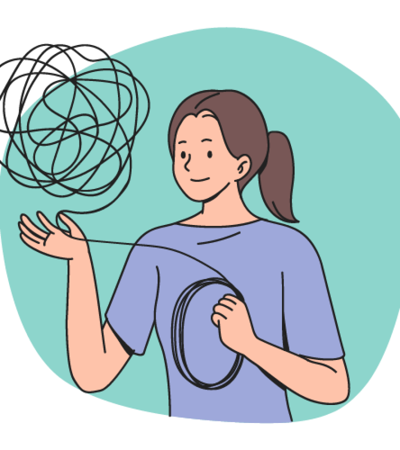 Frau in blauem Shirt hält Wirrwarr und geordnetes Garn - Sinnbild für klare, faire Bestattungslösungen deutschlandweit.